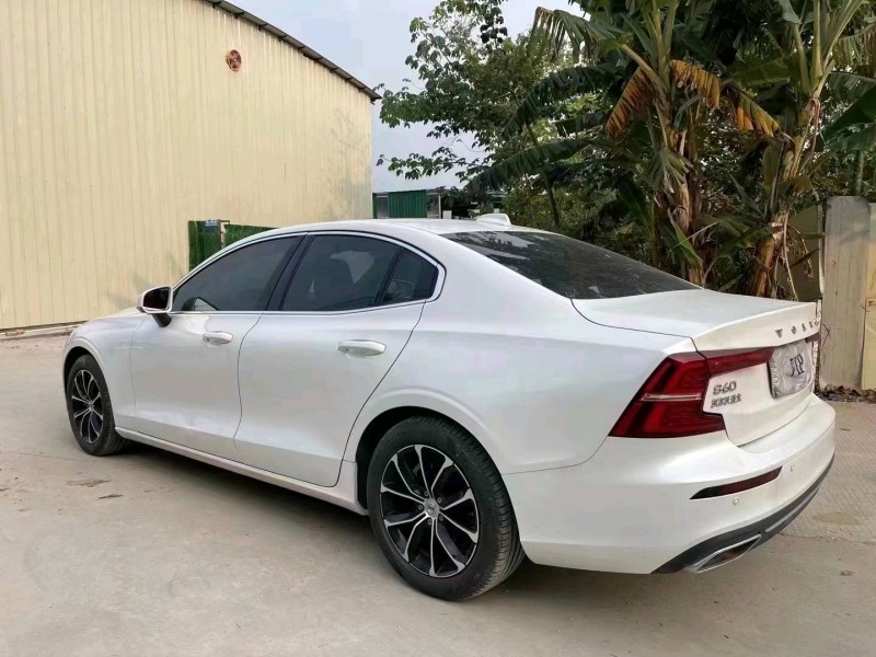 中山21年沃尔沃S60L5