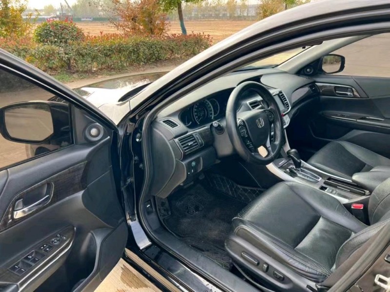 盐城14年本田雅阁2