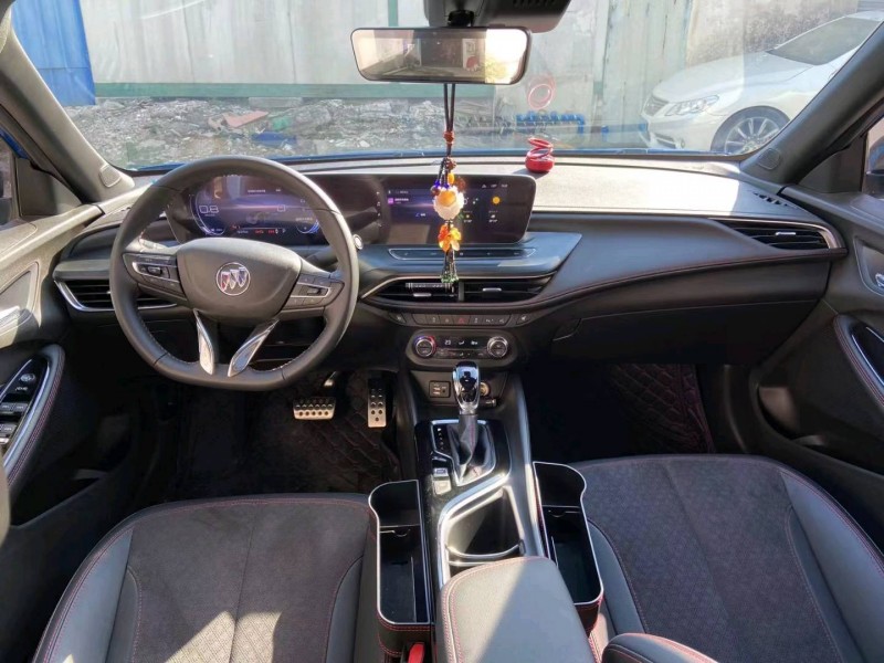 中山22年别克威朗4