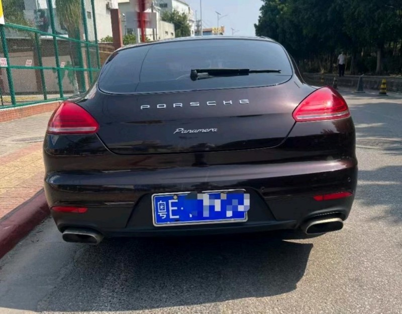 广州15年保时捷帕拉梅拉7