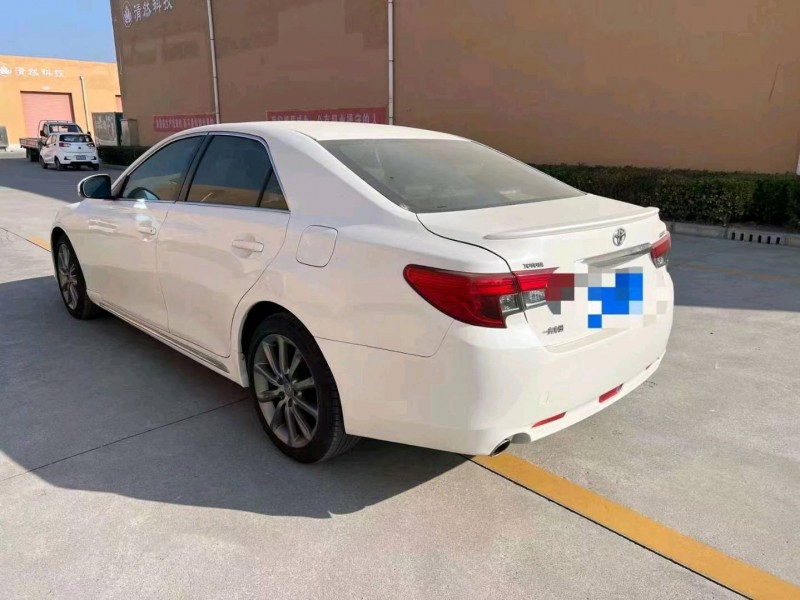 济南14年丰田锐志3