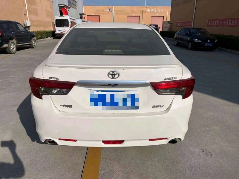 济南14年丰田锐志4