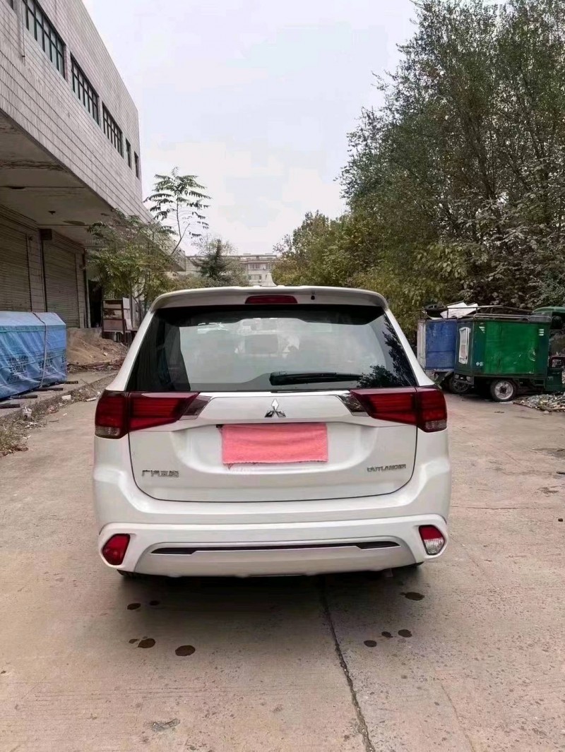 邯郸22年三菱欧蓝德5