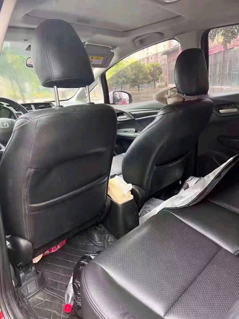 重庆17年本田飞度3