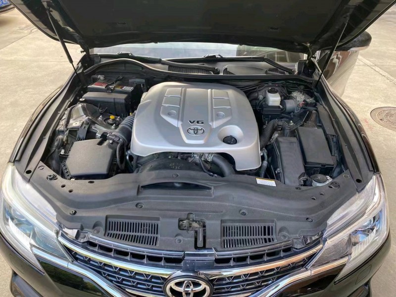 苏州16年丰田锐志5