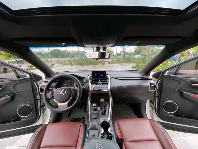 广州16年雷克萨斯NX3