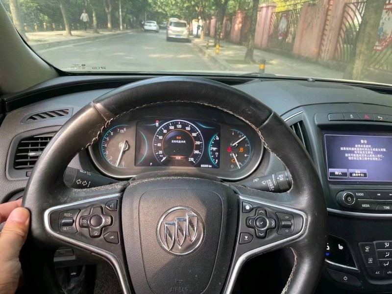 枣庄15年别克君威4