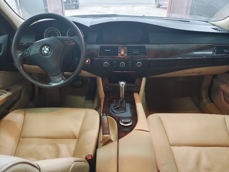 北京07年宝马5系1