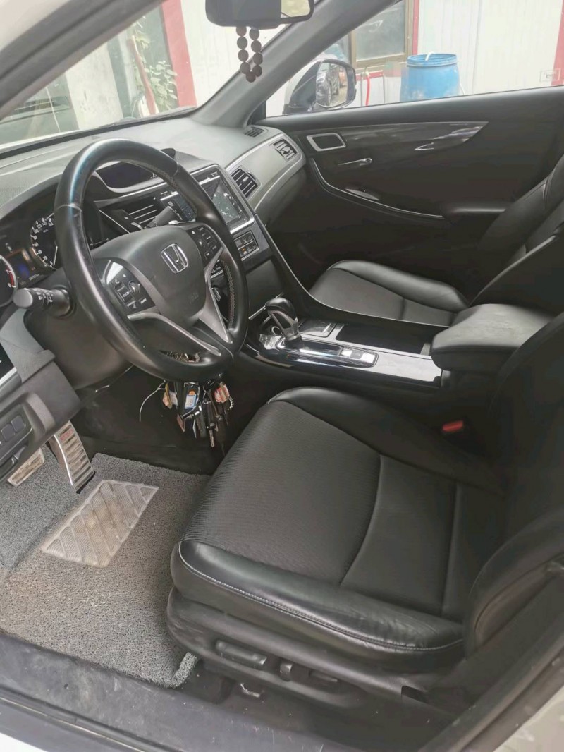 保定16年本田思铂睿6