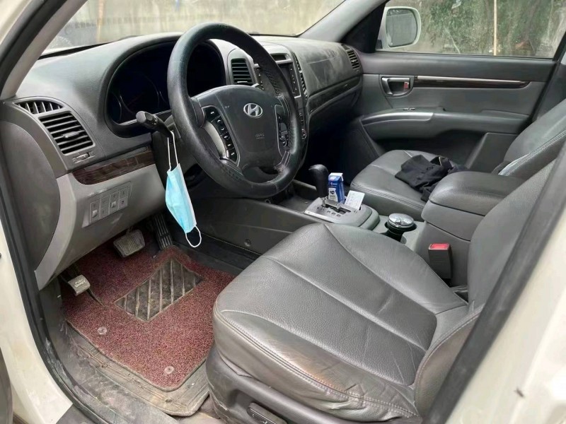 北京11年现代新胜达4