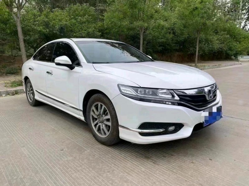 聊城17年本田思铂睿3