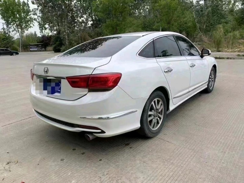 聊城17年本田思铂睿4