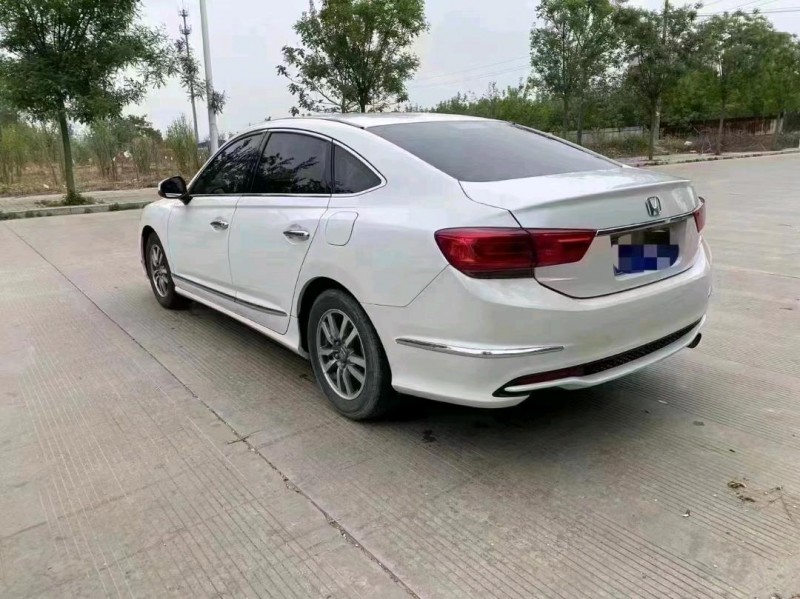 聊城17年本田思铂睿5