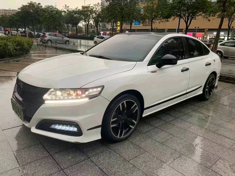 广州17年本田思铂睿2