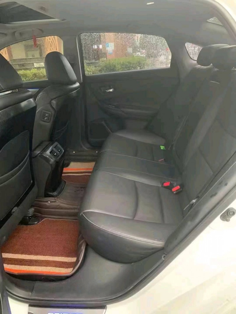 广州17年本田思铂睿5