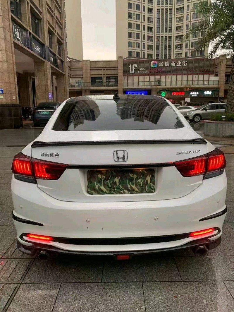 广州17年本田思铂睿8