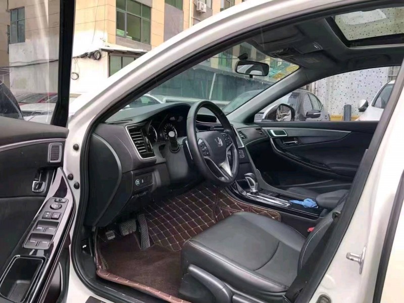 广州18年本田思铂睿5