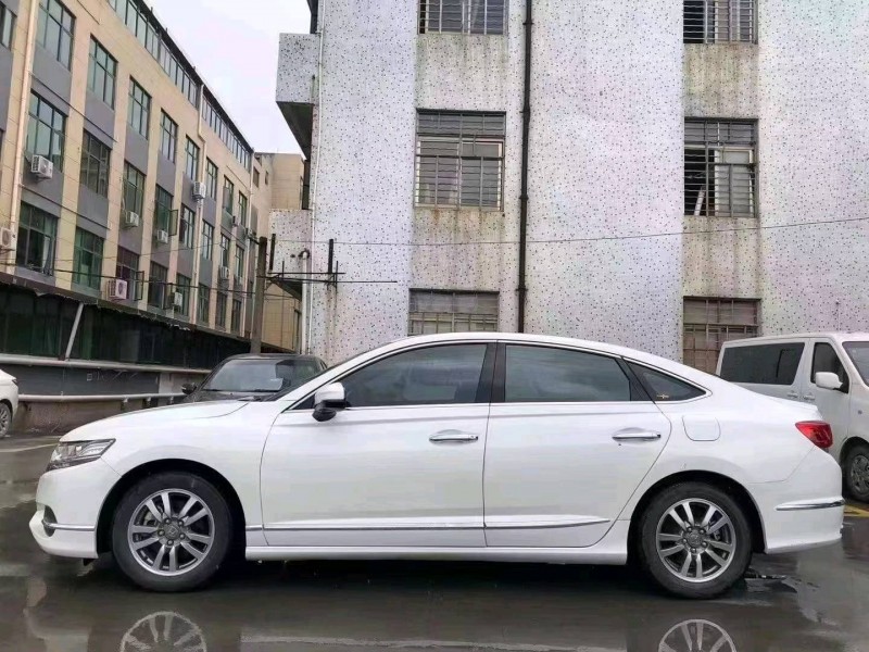 广州18年本田思铂睿8