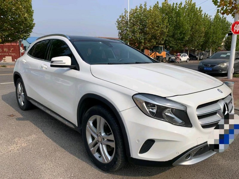 东营16年奔驰GLA8