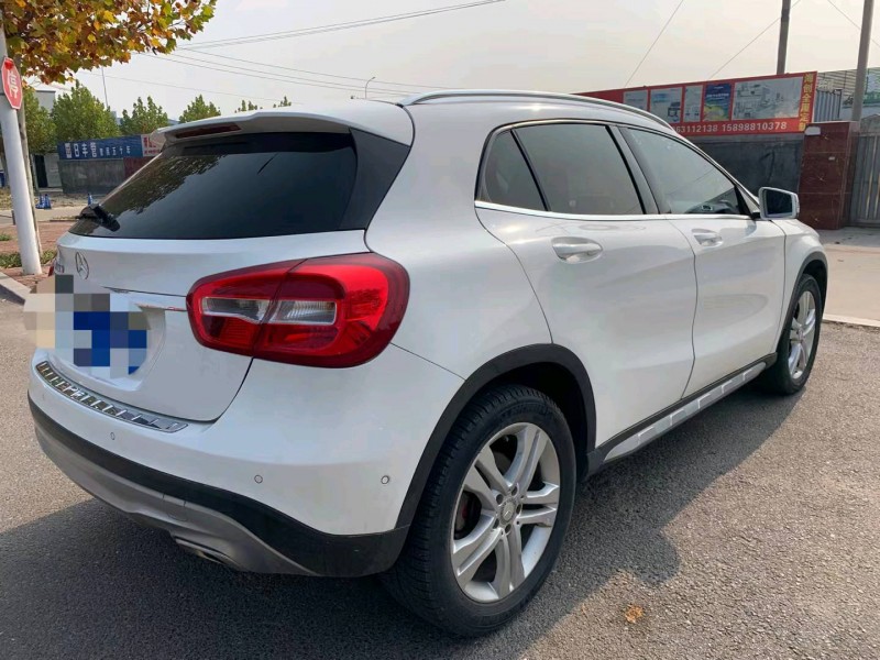 东营16年奔驰GLA7