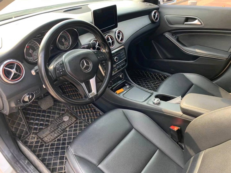 东营16年奔驰GLA5