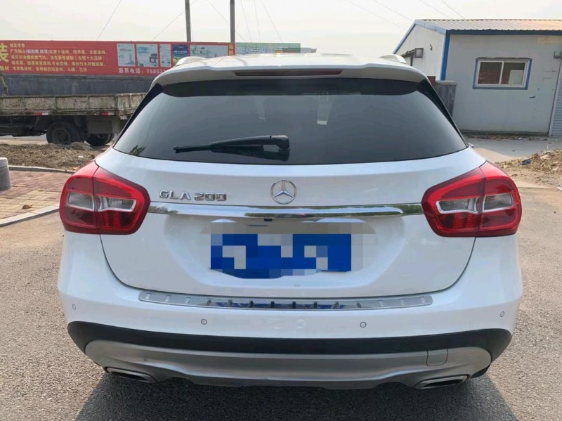 东营16年奔驰GLA1