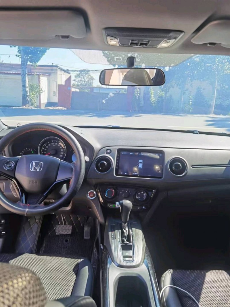 保定17年本田XRV8