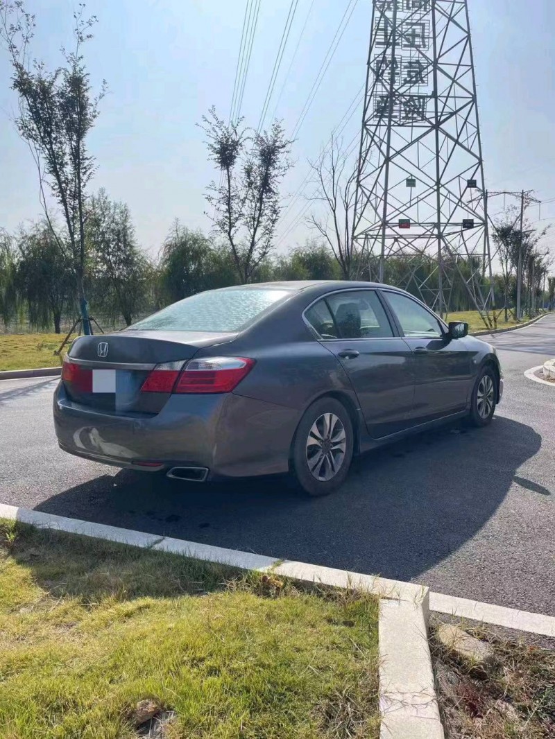 济南14年本田雅阁8