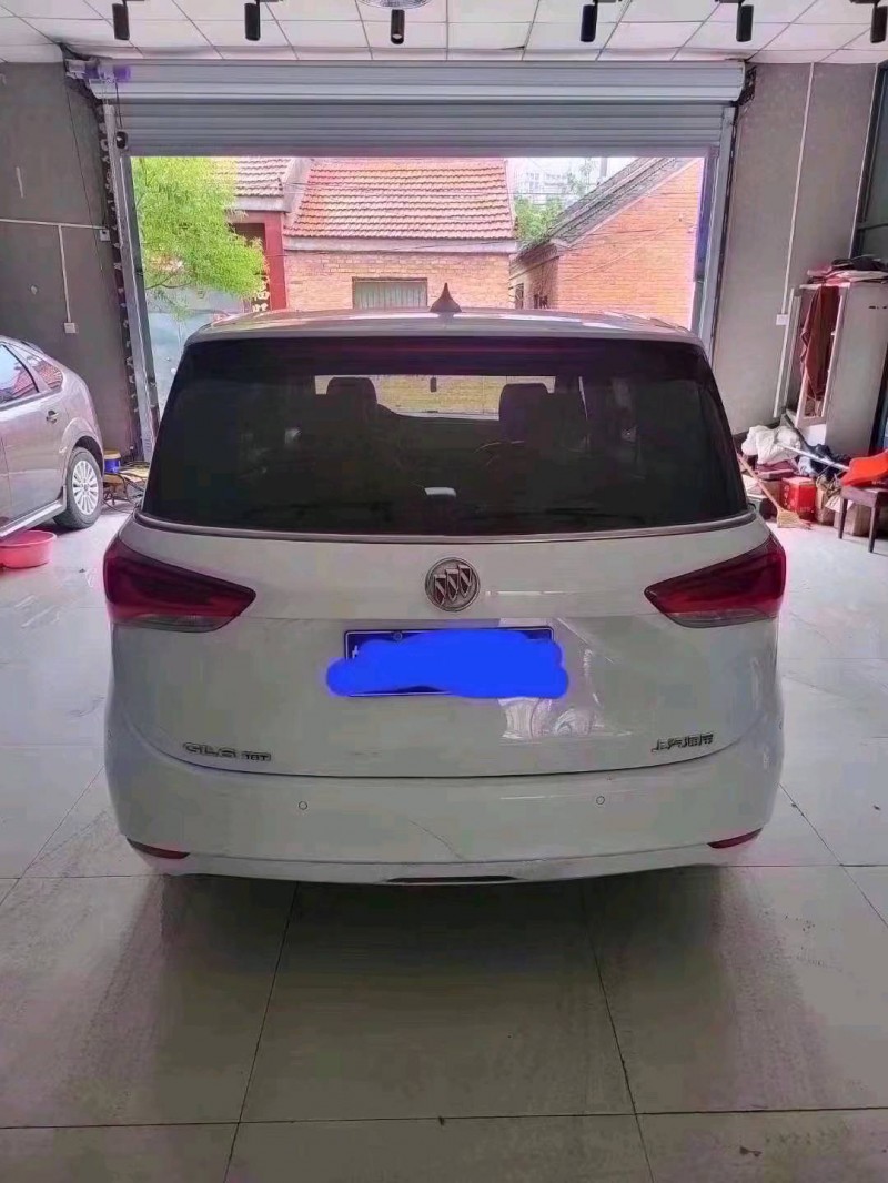 青岛21年别克GL68