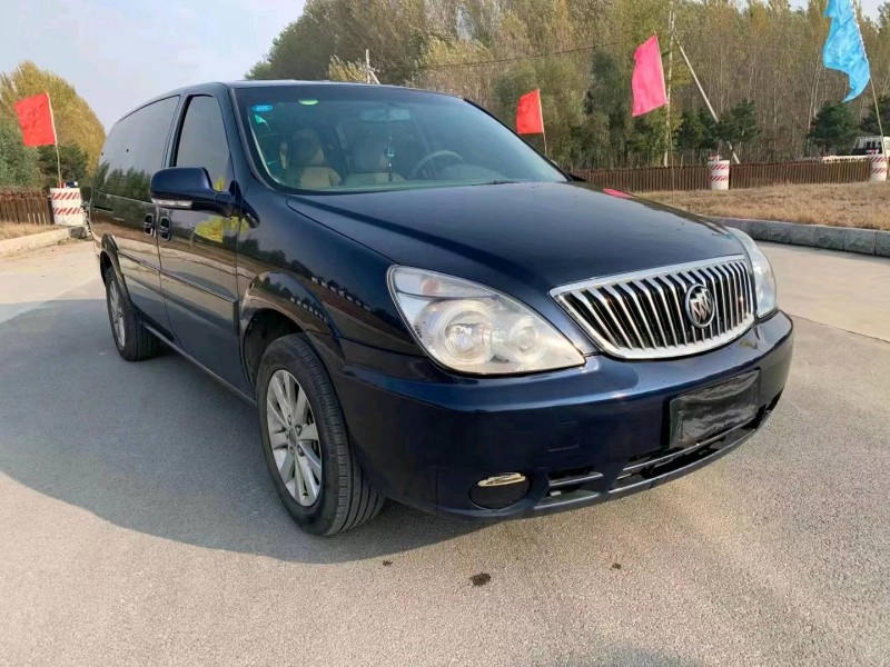 沈阳17年别克陆尊2