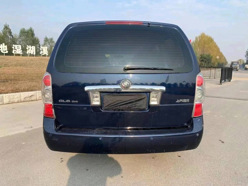 沈阳17年别克陆尊8