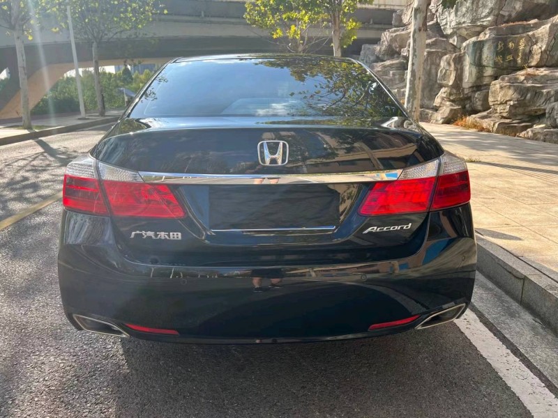 济南13年本田雅阁8