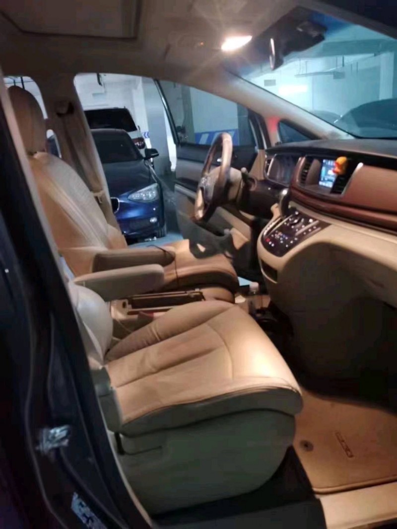 重庆18年别克GL82