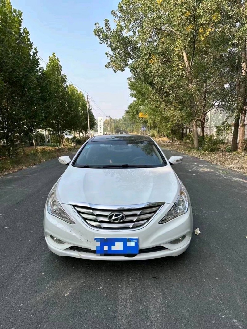 北京12年现代索纳塔八1