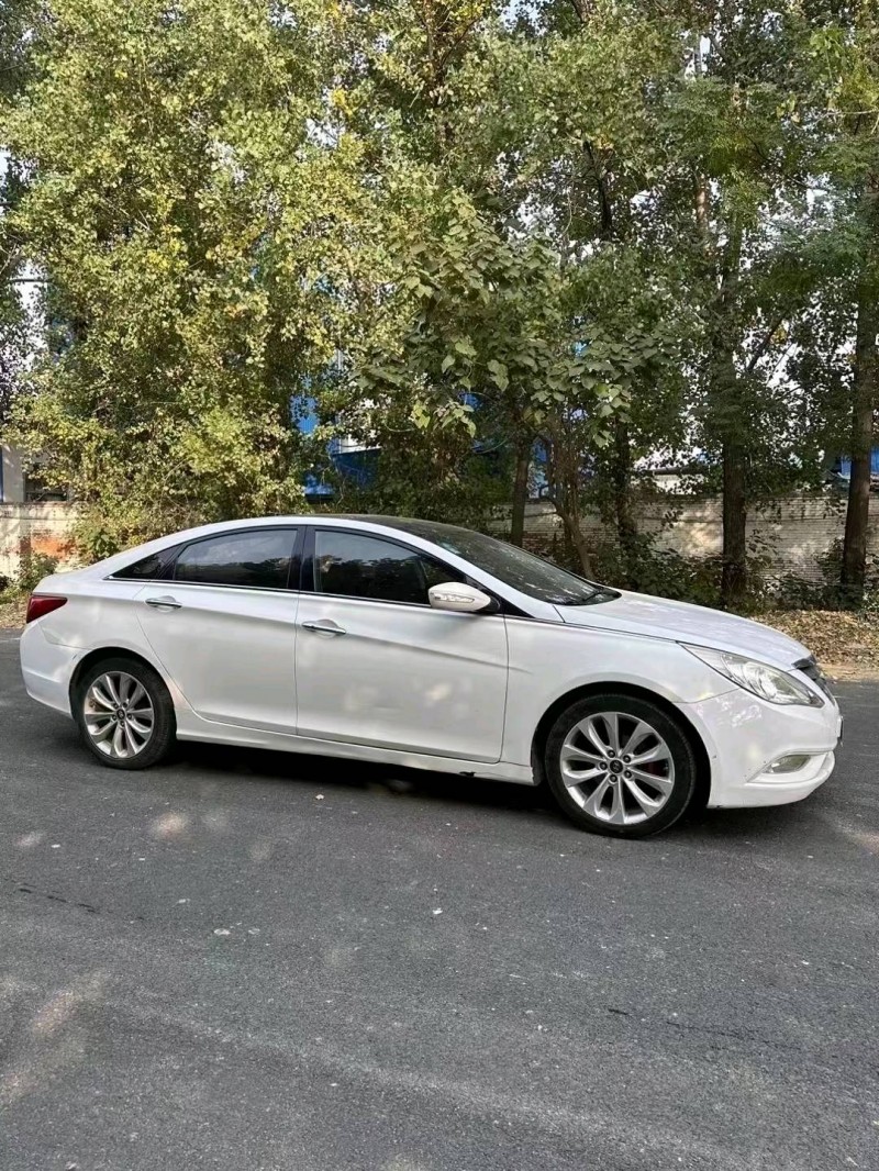 北京12年现代索纳塔八2