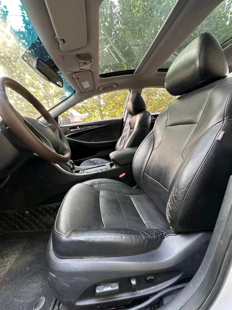 北京12年现代索纳塔八3