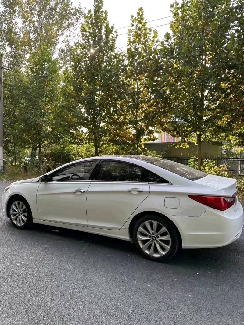 北京12年现代索纳塔八5