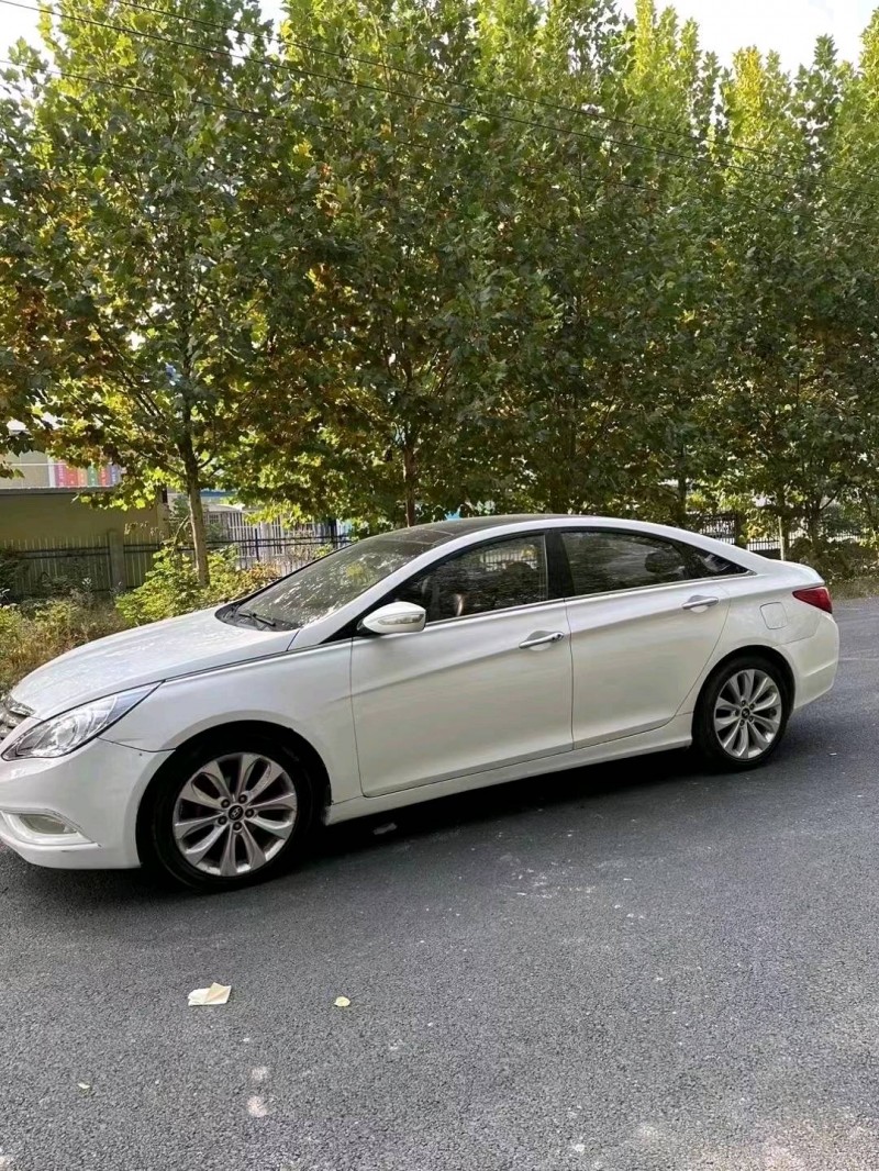 北京12年现代索纳塔八6