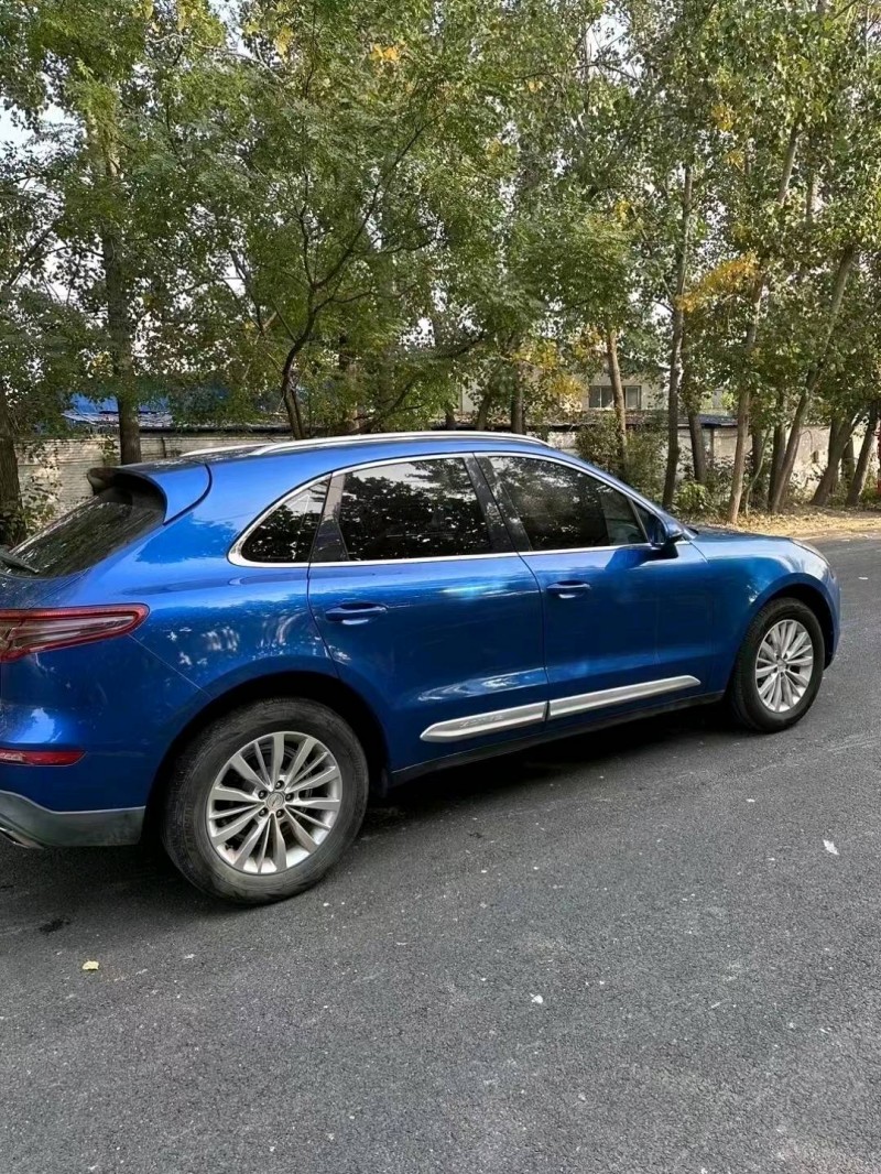 北京19年众泰SR96