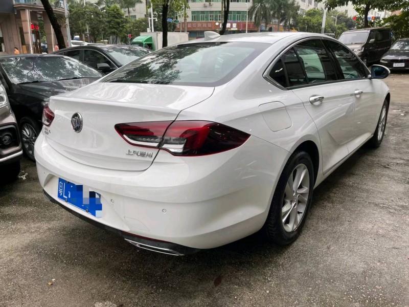 广州21年别克君威8