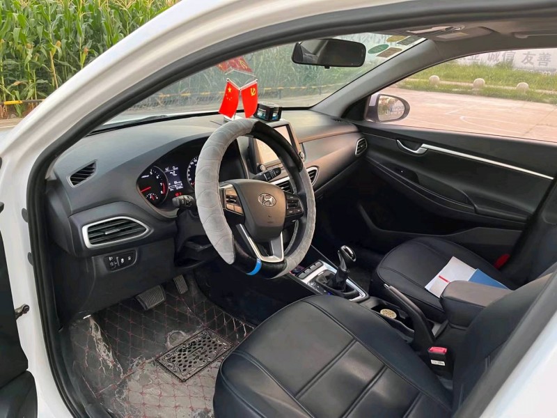 徐州17年现代悦动6