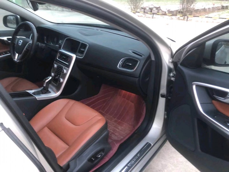 徐州17年沃尔沃S60L4