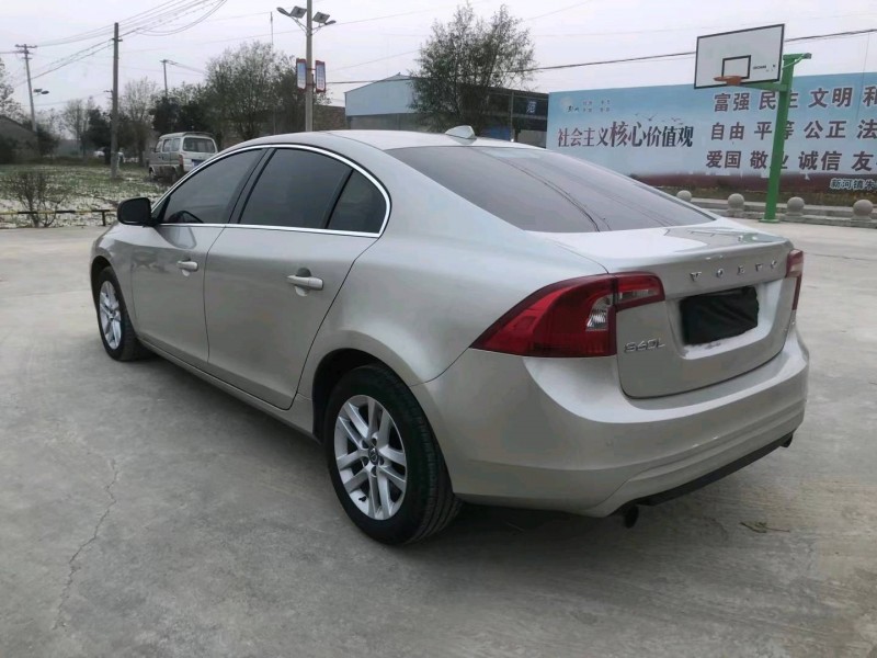 徐州17年沃尔沃S60L2