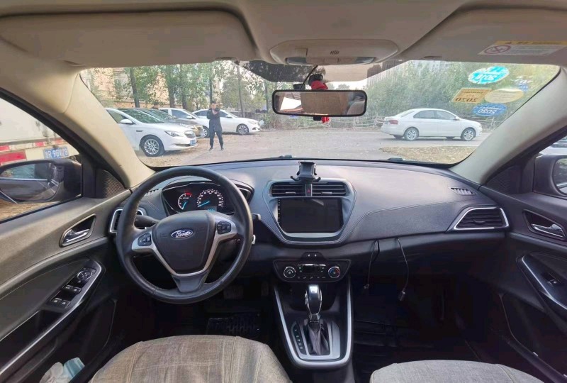 东营16年福特福睿斯4