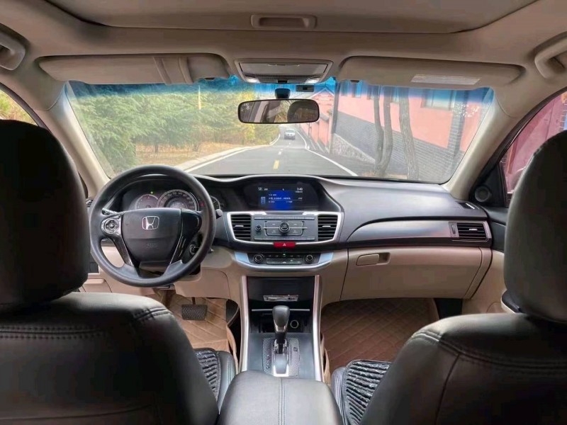 青岛15年本田雅阁6