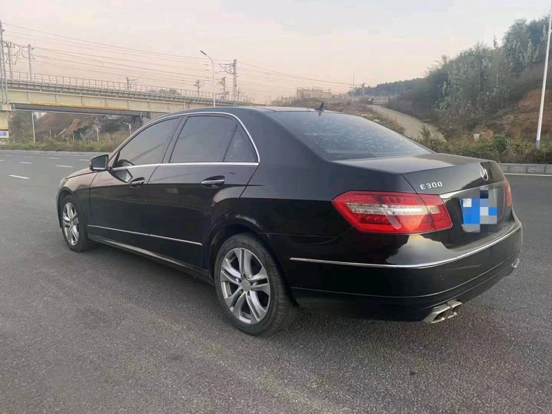 东营10年奔驰E7