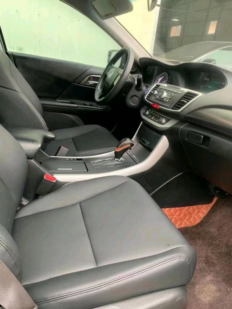 中山16年本田雅阁3