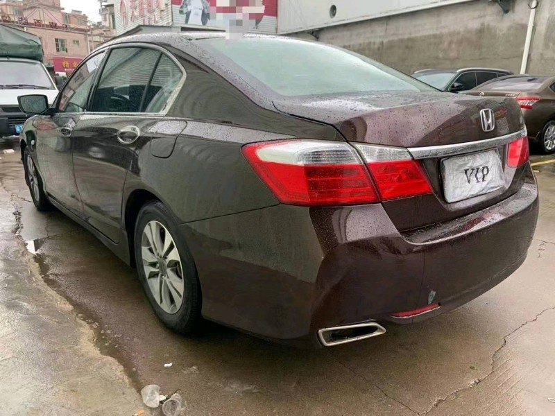 中山16年本田雅阁5