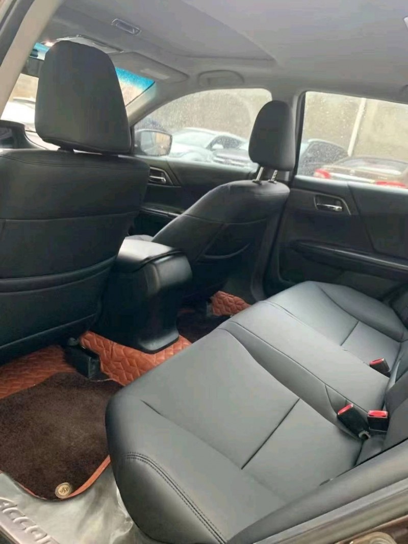 中山16年本田雅阁8