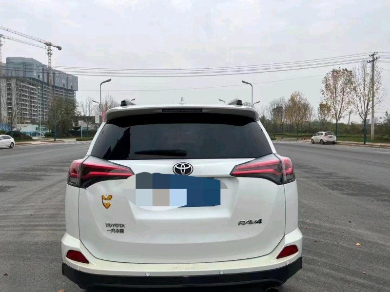邯郸18年丰田RAV4荣放3